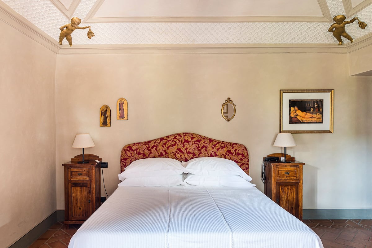 1 kamar tidur, minibar, Wi-Fi gratis, dan seprai linen