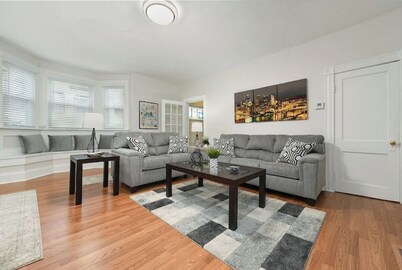 View from the Top!  Steps from Grandview, Sleeps 8
