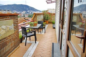 Outdoor dining - Irmeni Hotel (Tbilisi)