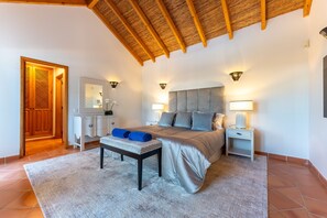 5 bedrooms, free WiFi, bed sheets - Villa Breena - Quinta do Mar (Quinta do Lago)