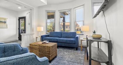 Historic Downtown Brownstone Completely Renovated!