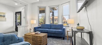 Historic Downtown Brownstone Completely Renovated!