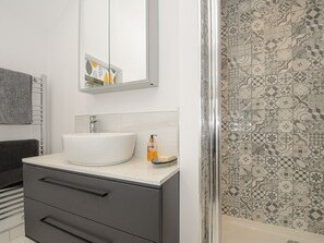 Shower - Kirland (Wadebridge)