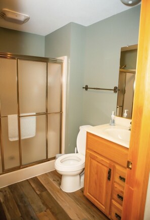 Handtücher, Seife, Shampoo, Toilettenpapier