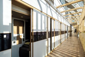 Hallway -  Sleepover Terminal 3, Concourse B – formerly sleep ‘n fly (Dubai)