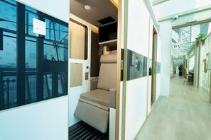 พื้นที่ทำงานแบบใช้แล็ปท็อป, Wi-Fi ฟรี, ผ้าปูที่นอน