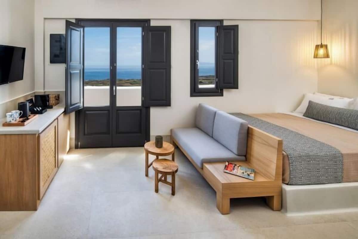Egyptian cotton sheets, premium bedding, minibar, in-room safe