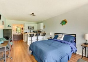 2 bedrooms, memory foam beds