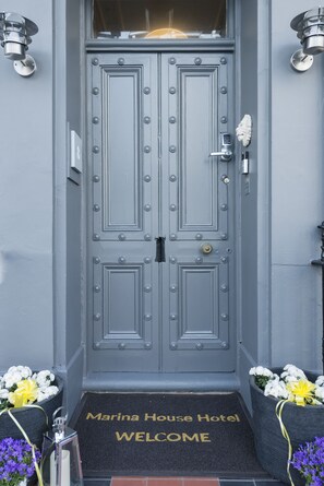 المنشأة من الخارج