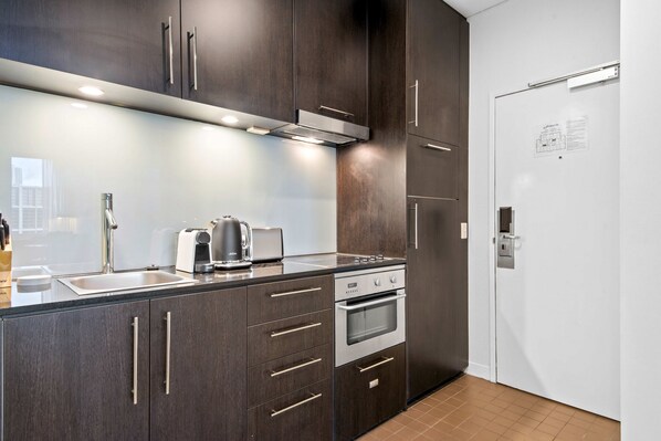 Fridge, microwave, oven, stovetop