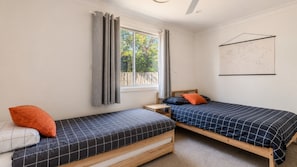 3 bedrooms, WiFi (free) - A Wave from it All- Escape to Paradise (Berrara)
