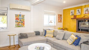 Smart TV, fireplace, DVD player - A Wave from it All- Escape to Paradise (Berrara)
