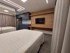 Basic Apartment | 1 bedroom, premium bedding, blackout curtains, iron/ironing board - Apartamento novo ao lado do metrô (São Paulo)