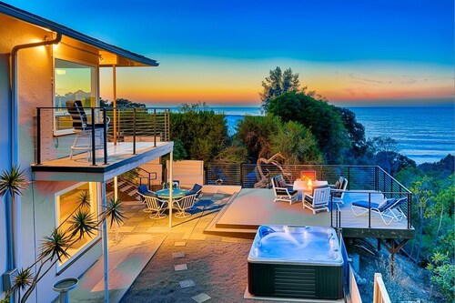 Endless Vistas On The Cove Perfection - Spa, Pet-Friendly, Stunning Views, Large Parking & AC