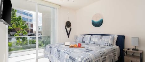 2 室のベッドルーム、デスク、アイロン / アイロン台、WiFi