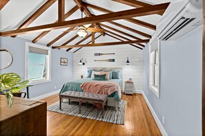 4 bedrooms, iron/ironing board, bed sheets