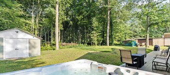 Dual Home: Lakefront, Big Yard, Hot Tub, Fire Pit