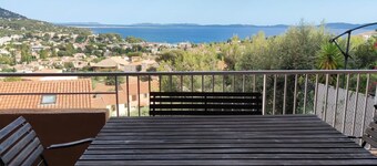 Vacation rental sea view CARQUEIRANNE LS8-420