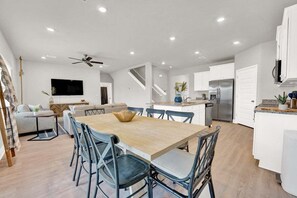 Dining - Family-Friendly Port St. Joe Vacation Rental with Pools, Golf Cart & Beach Access (Port St. Joe)