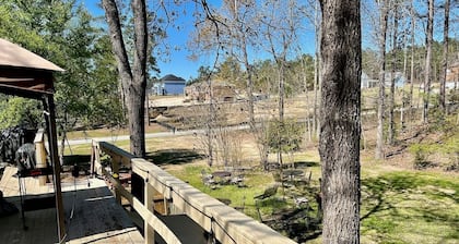 Welcome to the 19th Hole! Just Ten Minutes From Augusta National!
