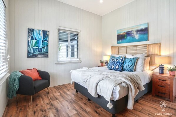 3 bedrooms, desk, iron/ironing board, travel cot