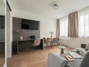 Comfort Suite with sofa bed | 1 間臥室、獨特裝潢、布置獨特、書桌