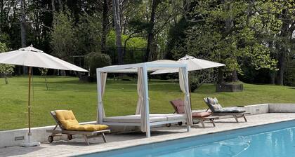 Belle Villa avec piscine chauffée située sur un Parc Arboré de plous d'1 hectare