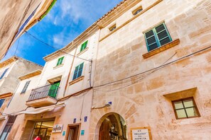 Exterior detail - Es Celler - 4 persons in the charming old town of Alcudia (Alcúdia)