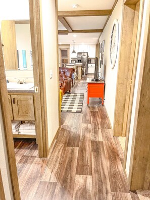 المنشأة من الداخل