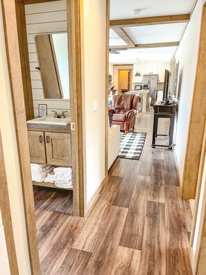 المنشأة من الداخل