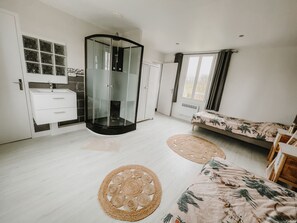 2 chambres, fer et planche à repasser, Wi-Fi gratuit