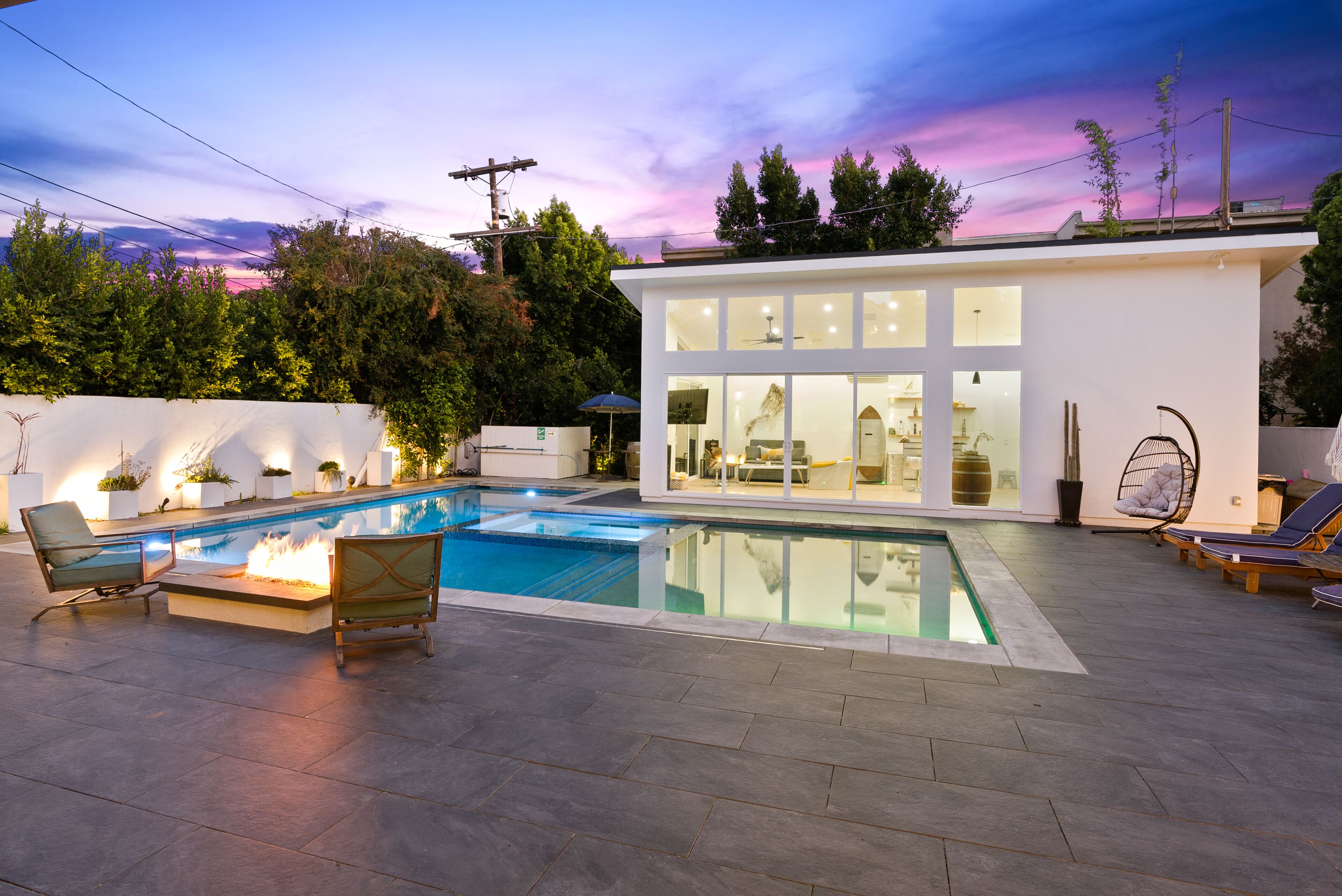 Luxury Pool House In Heart of Sherman Oaks Close by Beverly Hills and Hollywood