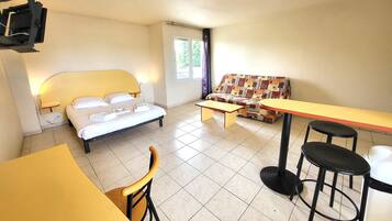 Apartemen | 1 kamar tidur, meja kerja, dan ruang kerja ramah laptop