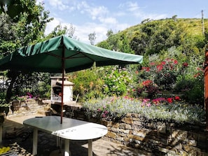 Property grounds - Cilento Holiday Apartment with Private Garden and Parking, Close to the Beach (Montecorice)