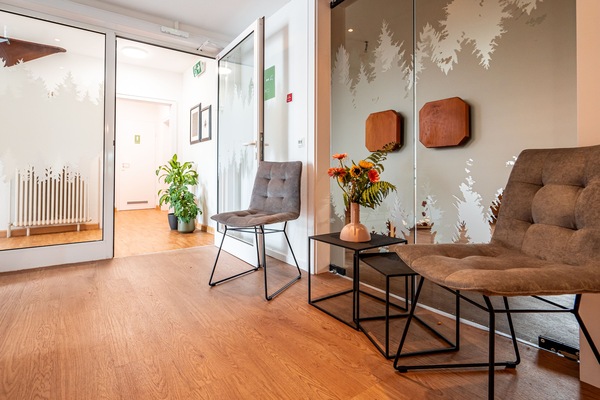 Coin salon dans le hall