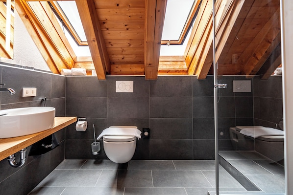 Comfort Double Room | Bathroom | Shower, hair dryer, towels, soap