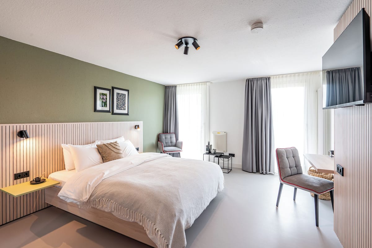 Chambre Double Deluxe, balcon | 1 chambre, literie hypoallergénique, Wi-Fi gratuit
