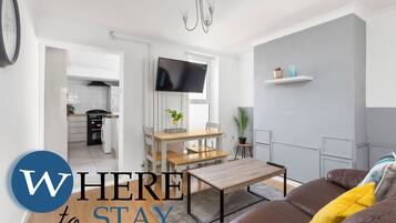 Design Apartment, Private Bathroom | Lounge