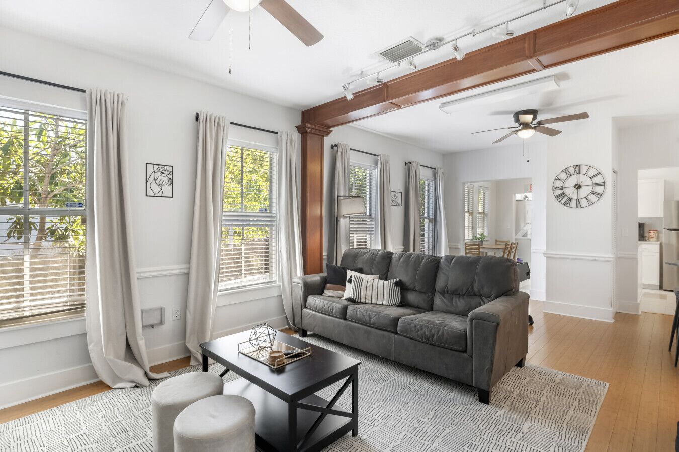 テレビ、テーブルサッカー台、書斎 / ワークスペース