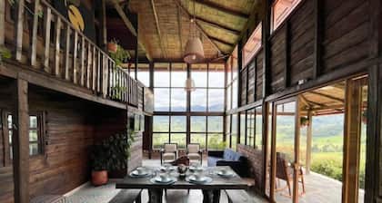 Cabin in BoyacĂĄ with jacuzzi and sauna, near paragliding