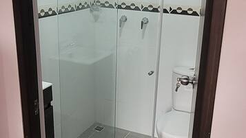 Bañera y ducha independientes, cabezal de ducha tipo lluvia