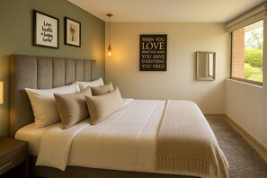 3 bedrooms, desk, iron/ironing board, free WiFi - Cozy apartment 10 minutes from the poblado/pool and gym (Antioquia)