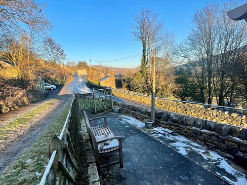 Joyces Cottage, 2 Brown Hill