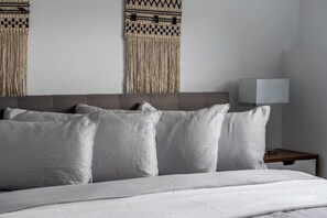 2 bedrooms, iron/ironing board, travel cot, WiFi - INITIAL | BOHO | Mont-Sainte-Anne (Beaupré)