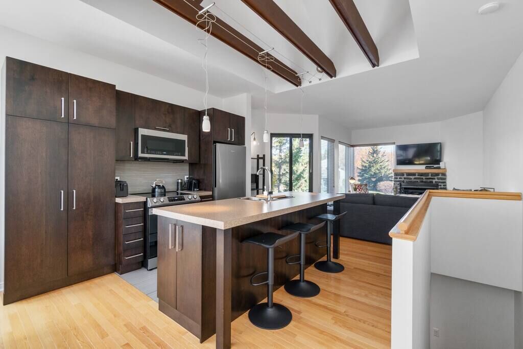 Lave-vaisselle, batterie de cuisine, vaisselle et ustensiles