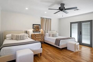 3 habitaciones, tabla de planchar con plancha, wifi y ropa de cama 