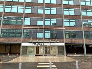 Exterior - TWO BEDROOM APT, OLD TRAFFORD MANCHESTER CITY CENTER, BY STADIUM AFFORDABLE RATE (Stretford)