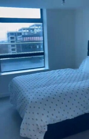 2 bedrooms - TWO BEDROOM APT, OLD TRAFFORD MANCHESTER CITY CENTER, BY STADIUM AFFORDABLE RATE (Stretford)