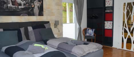 1 bedroom, WiFi, bed sheets