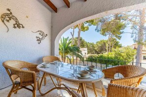 Outdoor dining - VILLA FELIZ, beach, pool, wifi, a/a, 10 pax (Moravit)